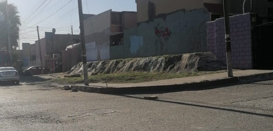 FRACCIONAMIENTO CAÑADAS DEL FLORIDO PRIVADA PINOS UNIDAD U-37