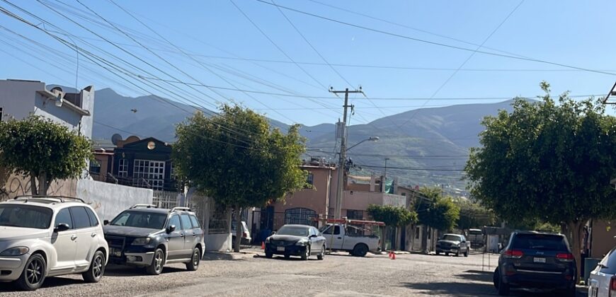 FRACCIONAMIENTO EL REFUGIO CALLE EUCALIPTO UNIDAD  32-B