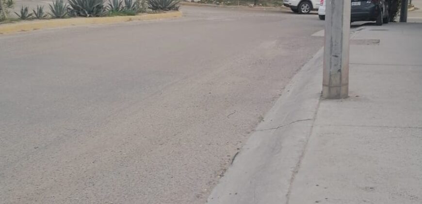 FRACCIONAMIENTO EL REFUGIO PRIVADA DE LOS AZULEJOS UNIDAD 24