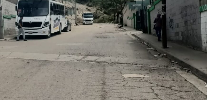 FRACCIONAMIENTO URBIVILLA DEL PRADO, PRIVADA FLORIDA, UNIDAD 07