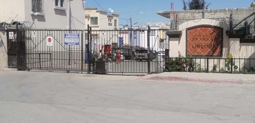 FRACCIONAMIENTO URBI QUINTA DEL CEDRO PRIVADA GREDOS UNIDAD 38