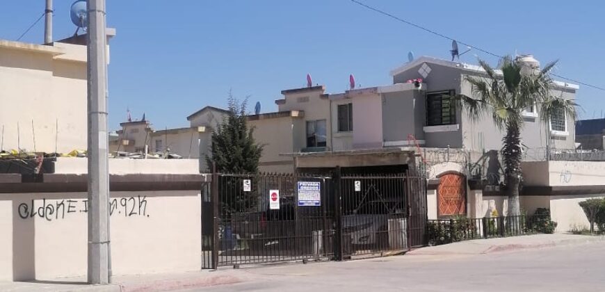 FRACCIONAMIENTO URBI QUINTA DEL CEDRO PRIVADA GREDOS UNIDAD 38