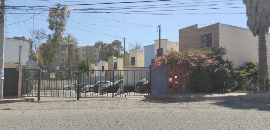 FRACCIONAMIENTO LOS LOBOS, C-5, UNIDAD 81A