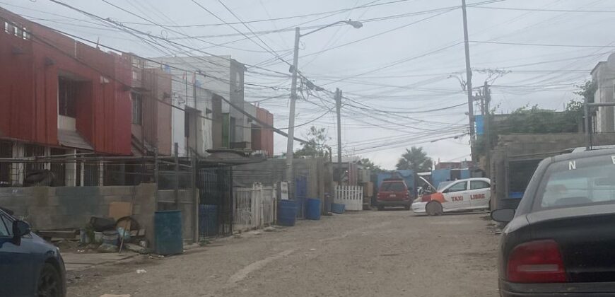 FRACCIONAMIENTO CAÑADAS DEL FLORIDO, PRIVADA DE LAS GOLONDRINAS, UNIDAD 31