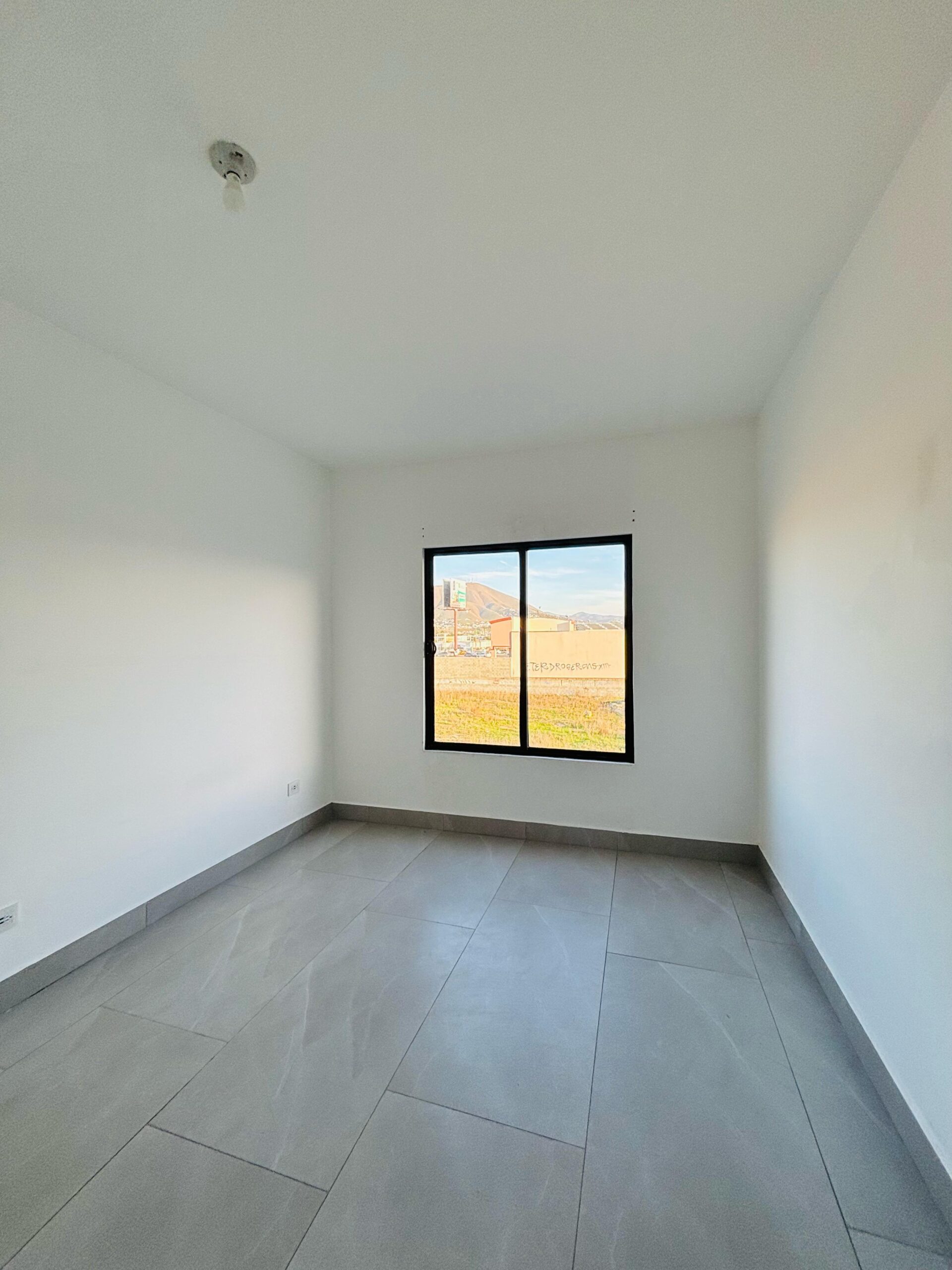 WhatsApp Image 2026-03-16 at 00.10.55 (1)